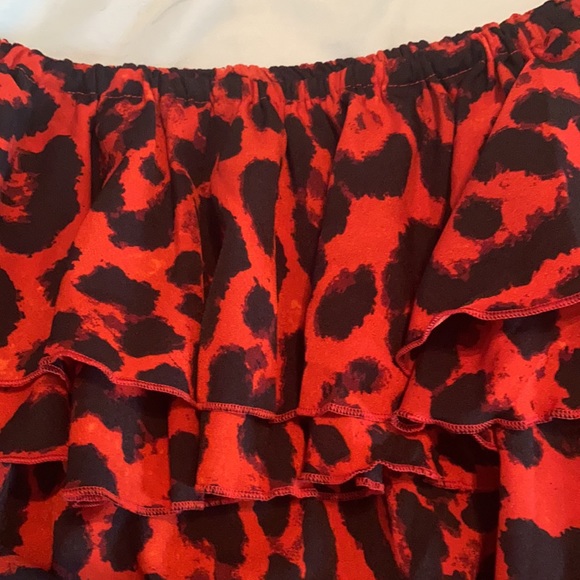 Red and black summer off shoulder top - Picture 2 of 4